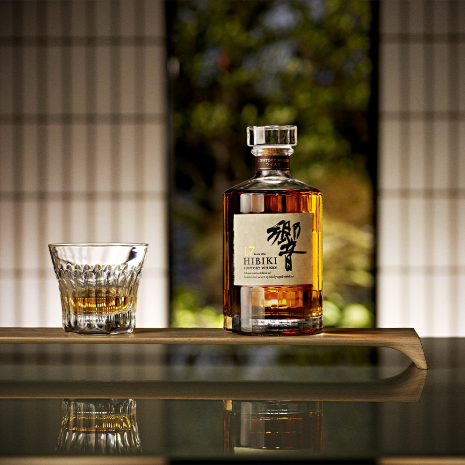Hibiki 17 Year Japanese Whisky 70cl - DrinkSupermarket